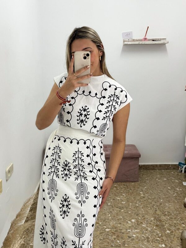 CONJUNTO LILY BORDADO - Imagen 2
