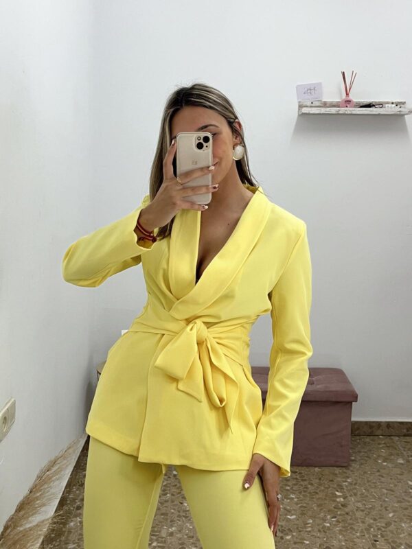 TRAJE COLETTE AMARILLO - Imagen 2