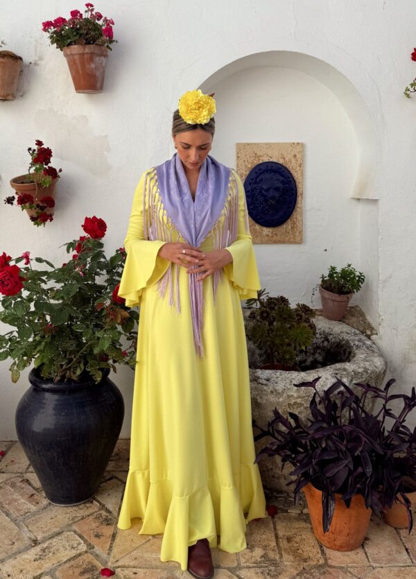 TRAJE BÁSICO AMARILLO