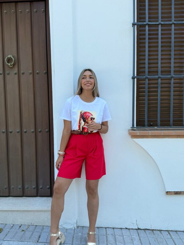 CAMISETA MUÑECA ROJA