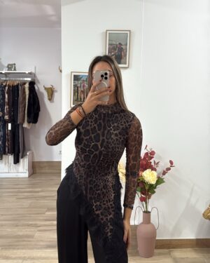 TOP ASIMÉTRICO LEOPARDO