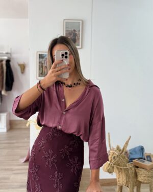 CAMISA SATÉN BERENJENA