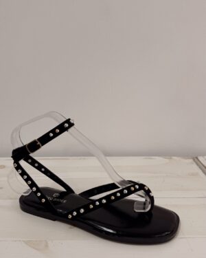 SANDALIAS TACHUELAS NEGRA